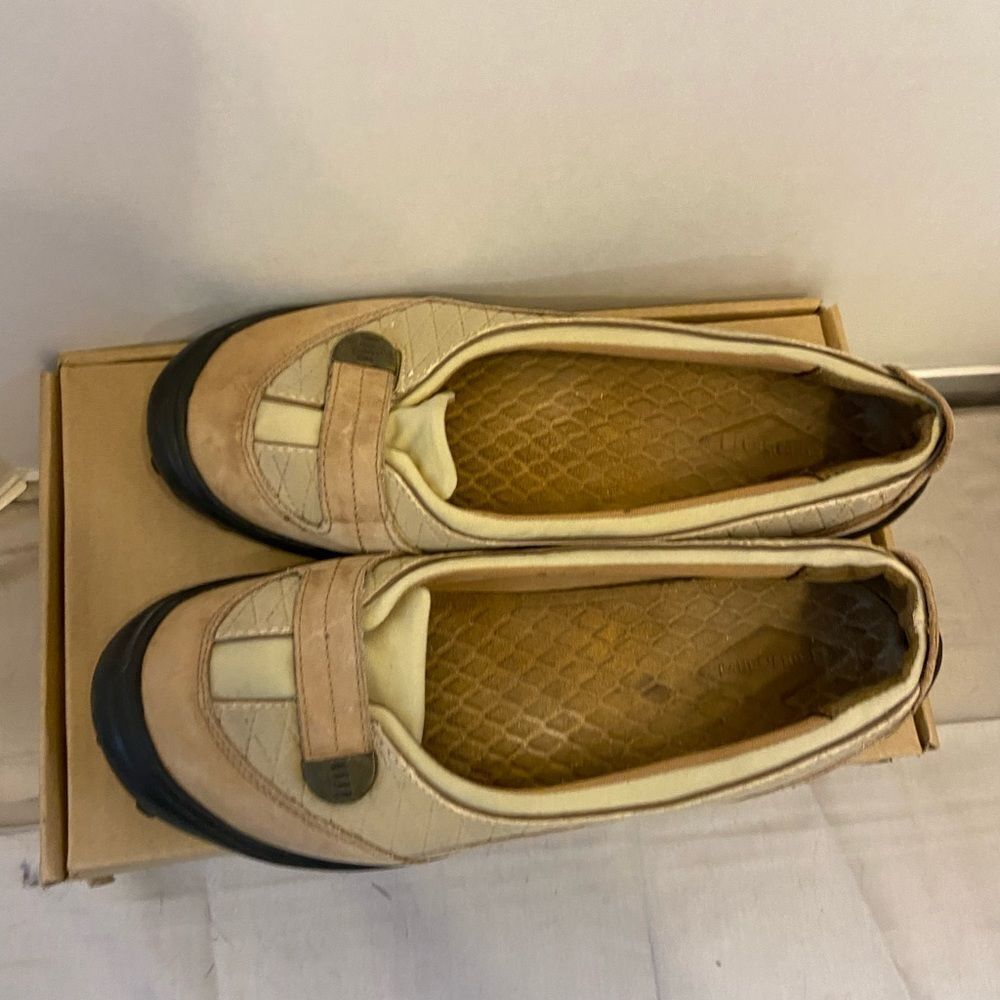 Lands' End Slip On Walking Shoes 6.5 Tan Beige Quilted Suede Women - Picture 2 of 7